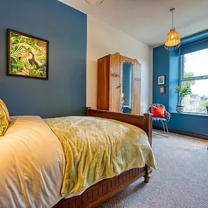 Guest house New! Unique - Perfect For Business, Keighley